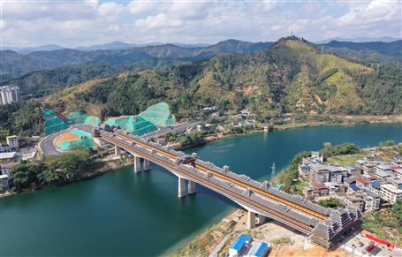 【奮戰(zhàn)四季度·決勝全年穩(wěn)】三江宜陽(yáng)大橋通車！